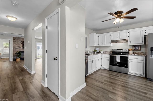 1317 Beacons Reach DR, Virginia Beach, VA 23454