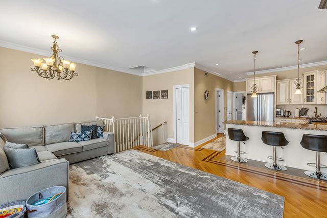 3104 W Walton Street, Chicago, IL 60622