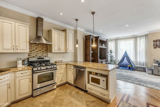 3104 W Walton Street, Chicago, IL 60622