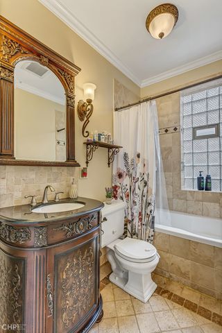 3104 W Walton Street, Chicago, IL 60622