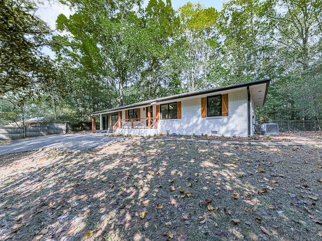 221 Wonewok Drive, Canton, GA 30114