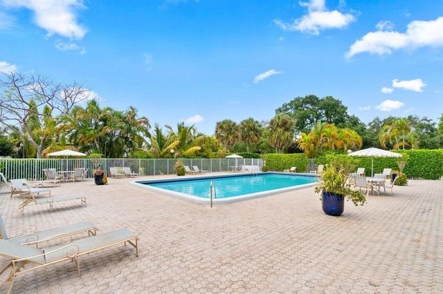 2700 S Oakland Forest Dr 308, Oakland Park, FL 33309