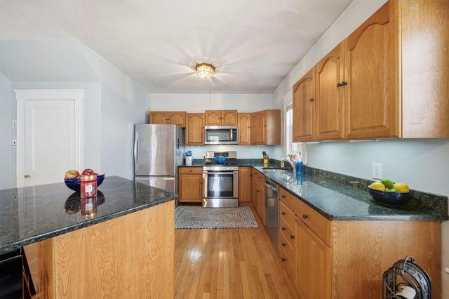 196 Middlesex St, North Andover, MA 01845