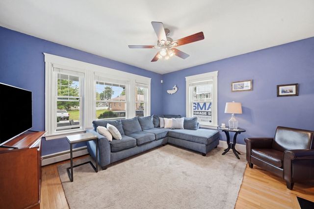 196 Middlesex St, North Andover, MA 01845