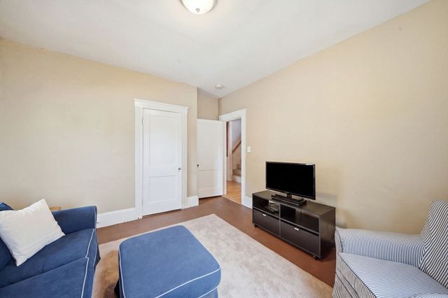 196 Middlesex St, North Andover, MA 01845