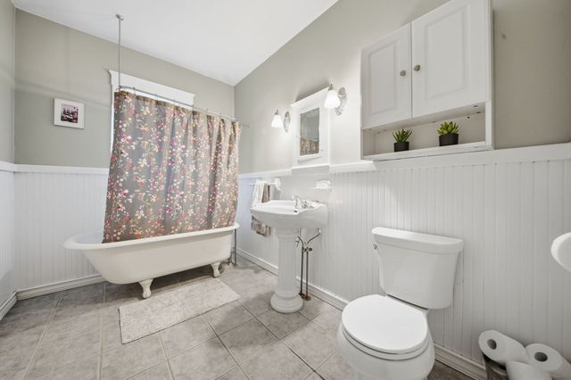 196 Middlesex St, North Andover, MA 01845