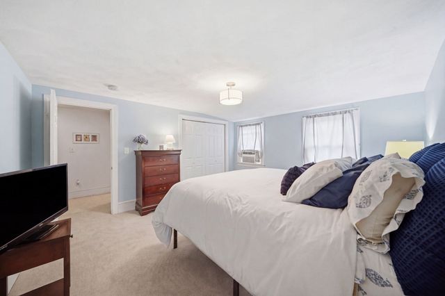 196 Middlesex St, North Andover, MA 01845