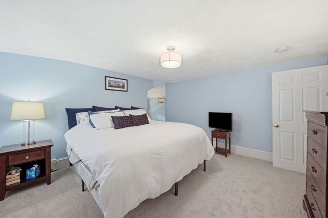 196 Middlesex St, North Andover, MA 01845