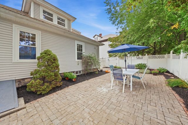 196 Middlesex St, North Andover, MA 01845