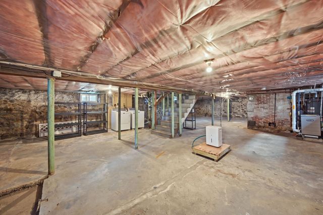 196 Middlesex St, North Andover, MA 01845