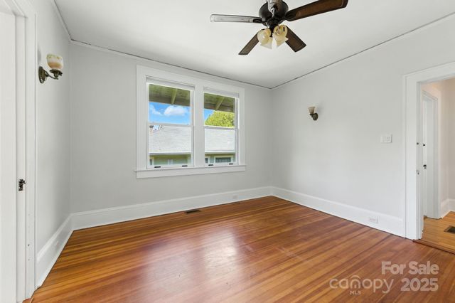 38 Austin Avenue, Asheville, NC 28801