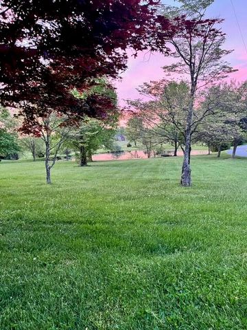 7847 Howe Road, Burlington, KY 41005