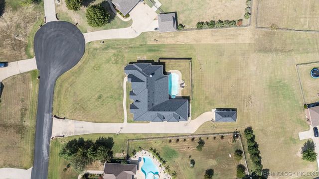 12537 N 165th East Avenue, Collinsville, OK 74021