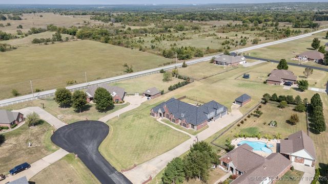 12537 N 165th East Avenue, Collinsville, OK 74021