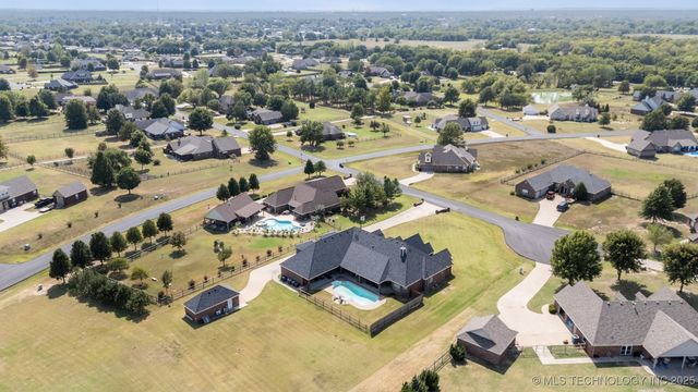 12537 N 165th East Avenue, Collinsville, OK 74021