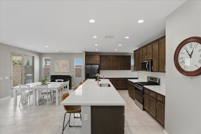 73721 Raphael Drive, Palm Desert, CA 92211
