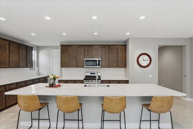 73721 Raphael Drive, Palm Desert, CA 92211