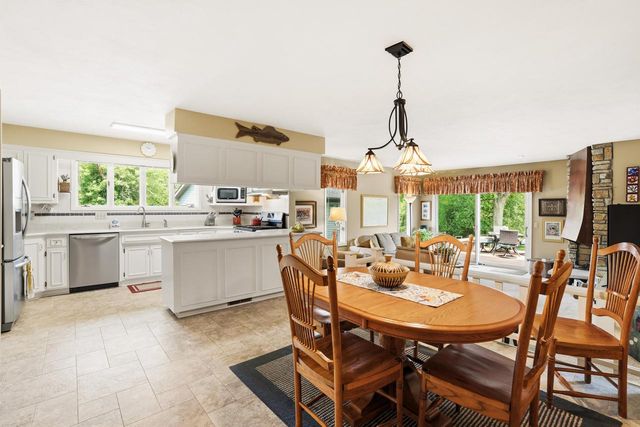 2735 Fenceline ROAD, Mount Pleasant, WI 53406
