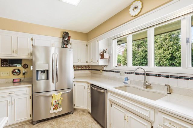 2735 Fenceline ROAD, Mount Pleasant, WI 53406