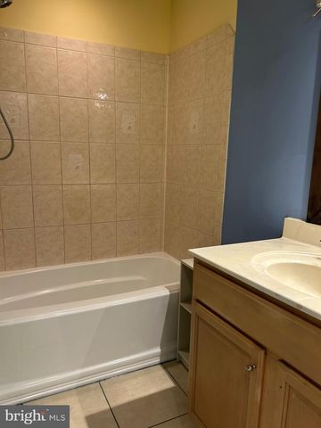 46706 BULLFINCH SQ, Sterling, VA 20164