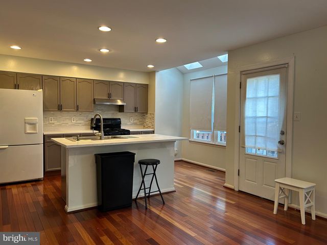 46706 BULLFINCH SQ, Sterling, VA 20164