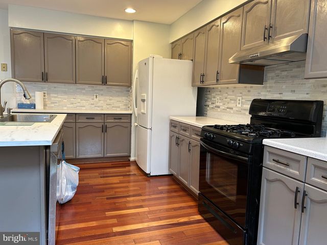 46706 BULLFINCH SQ, Sterling, VA 20164