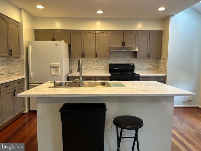 46706 BULLFINCH SQ, Sterling, VA 20164