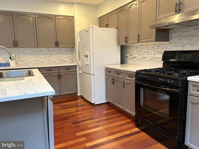 46706 BULLFINCH SQ, Sterling, VA 20164