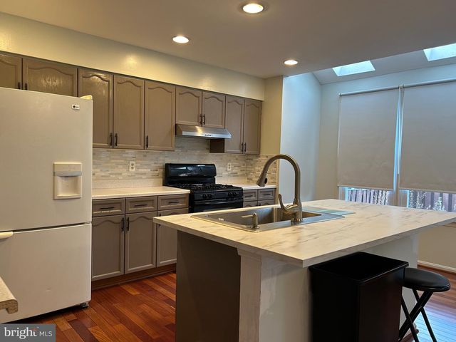 46706 BULLFINCH SQ, Sterling, VA 20164