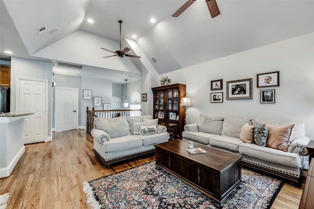 5212 Washington Avenue, Houston, TX 77007