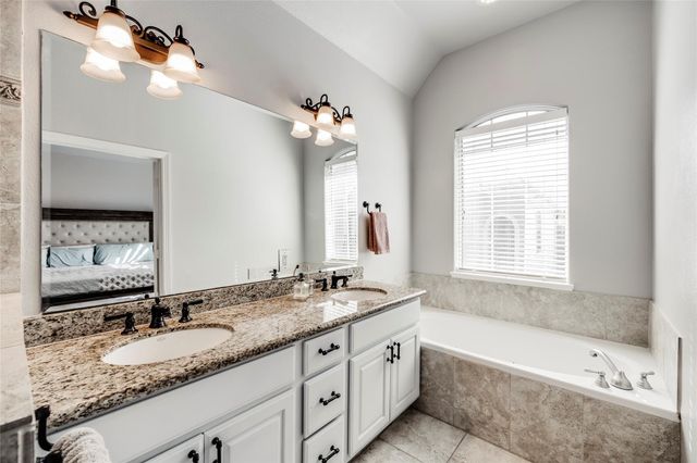 5212 Washington Avenue, Houston, TX 77007