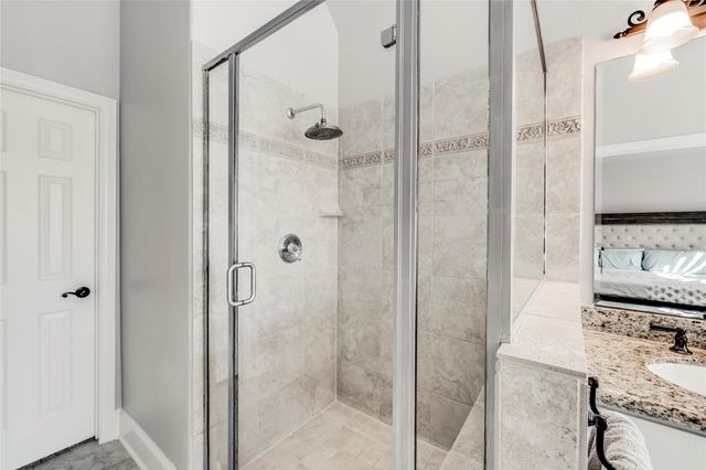 5212 Washington Avenue, Houston, TX 77007