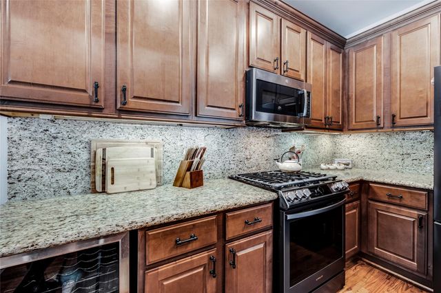 5212 Washington Avenue, Houston, TX 77007