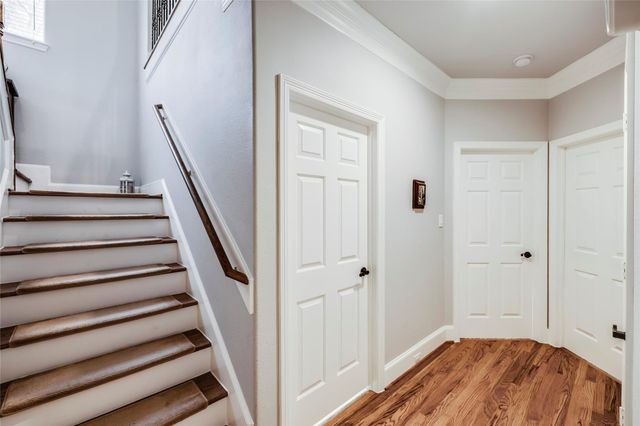 5212 Washington Avenue, Houston, TX 77007