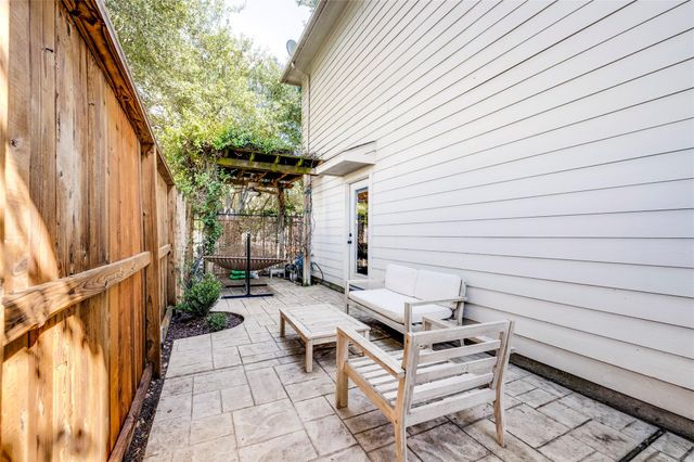 5212 Washington Avenue, Houston, TX 77007