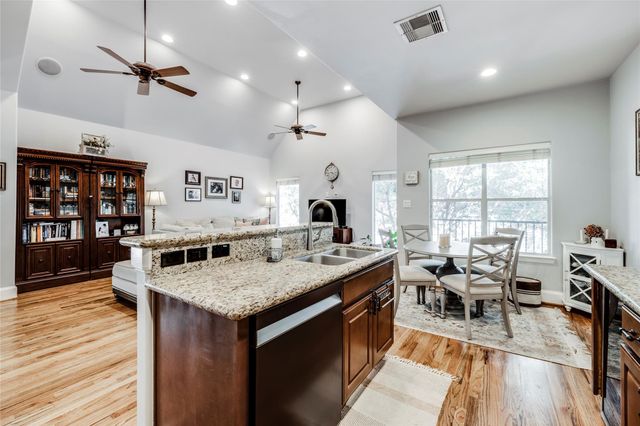 5212 Washington Avenue, Houston, TX 77007