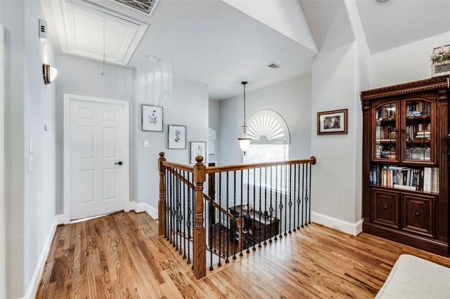 5212 Washington Avenue, Houston, TX 77007