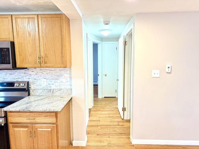37 Plateau Cir, West Springfield, MA 01089