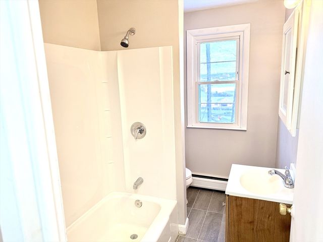 37 Plateau Cir, West Springfield, MA 01089