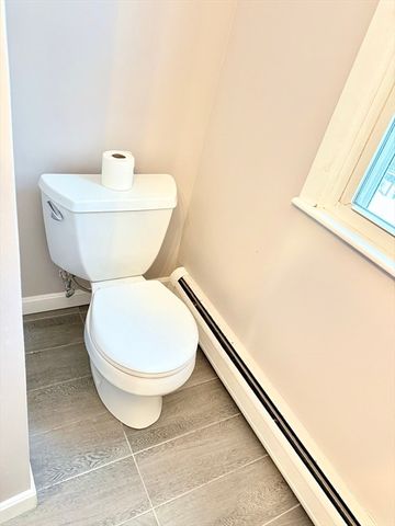 37 Plateau Cir, West Springfield, MA 01089