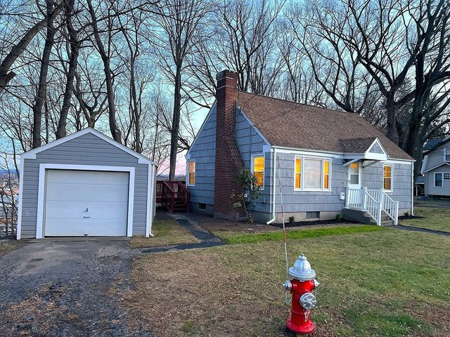 37 Plateau Cir, West Springfield, MA 01089