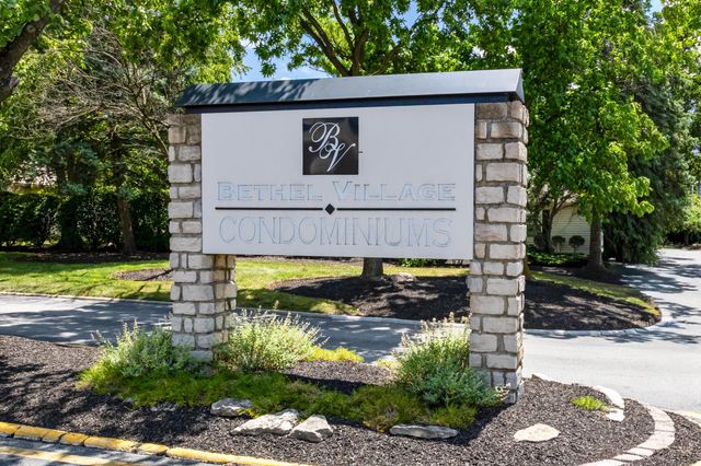 5364 Pickforde Drive, 110B, Columbus, OH 43235
