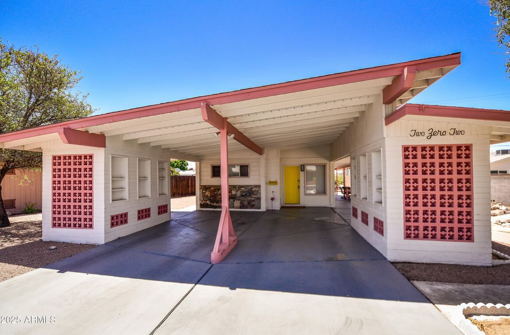 202 N 58TH Street, Mesa, AZ 85205