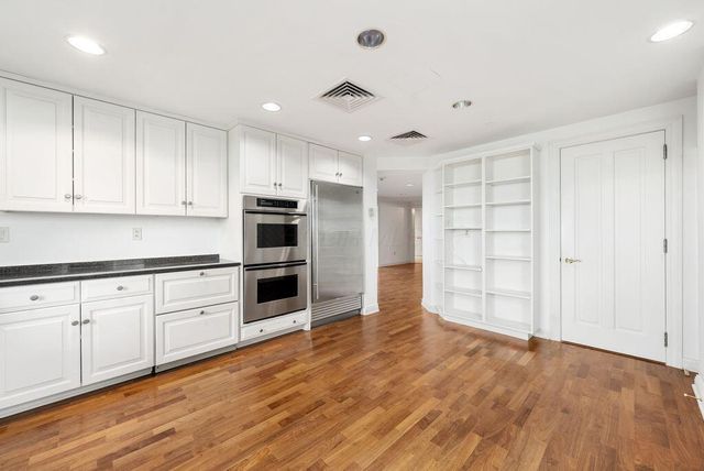 1 Miranova Place, 925, Columbus, OH 43215