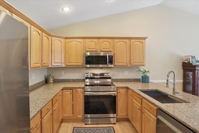 2402 Crest Haven Boulevard, Oronoko Twp, MI 49103