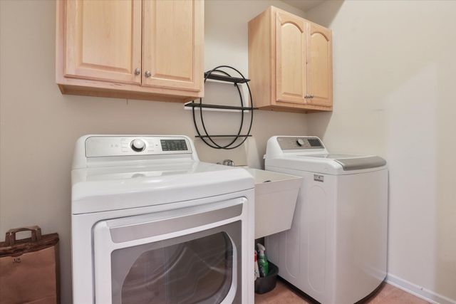 2402 Crest Haven Boulevard, Oronoko Twp, MI 49103