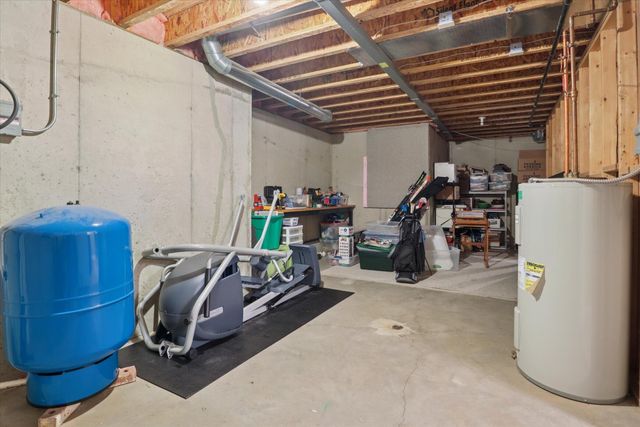 2402 Crest Haven Boulevard, Oronoko Twp, MI 49103