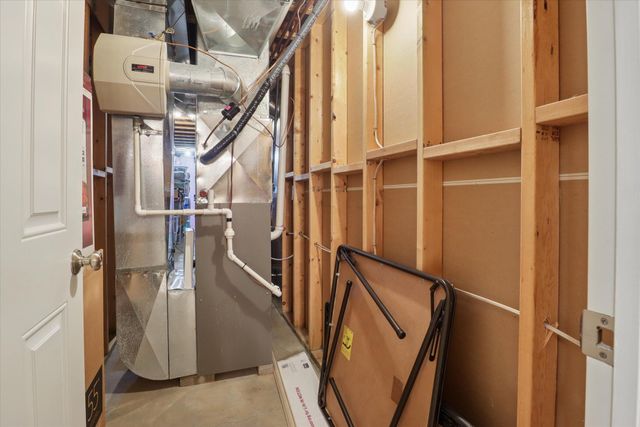 2402 Crest Haven Boulevard, Oronoko Twp, MI 49103