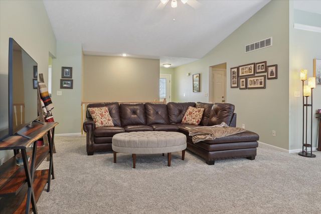 2402 Crest Haven Boulevard, Oronoko Twp, MI 49103