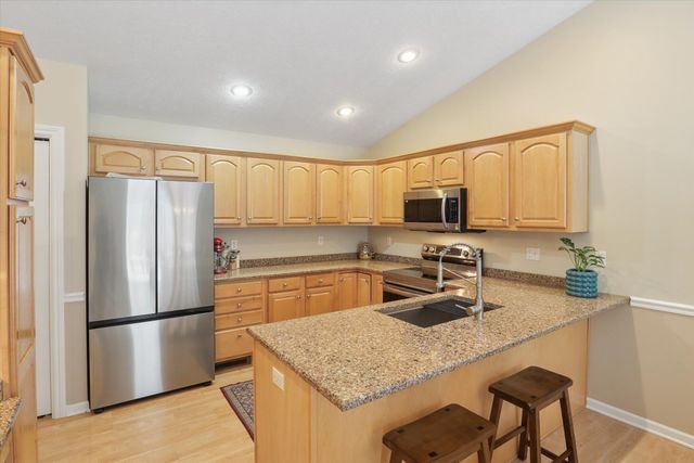 2402 Crest Haven Boulevard, Oronoko Twp, MI 49103